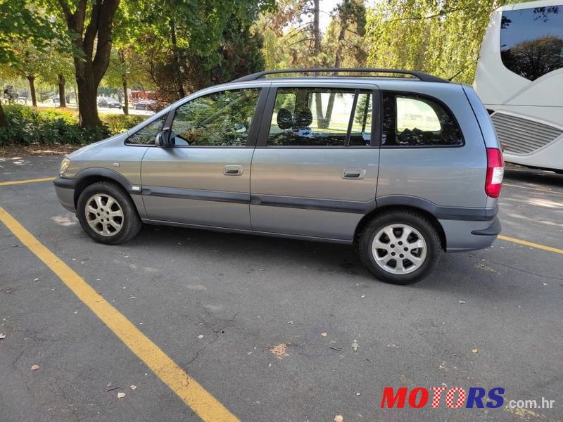 2004' Opel Zafira photo #1