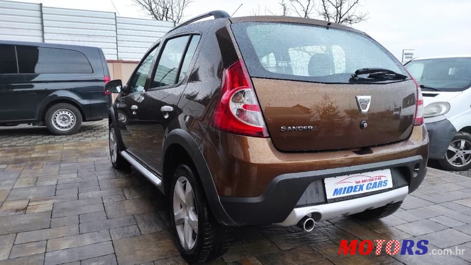 2012' Dacia Sandero photo #4