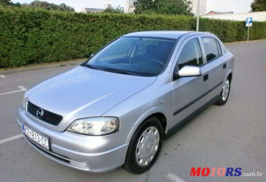 1999' Opel Astra 1,4 Club photo #1