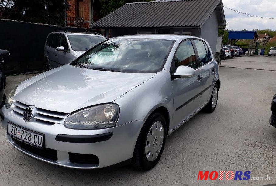 2004' Volkswagen Golf V 1,6 Fsi photo #1