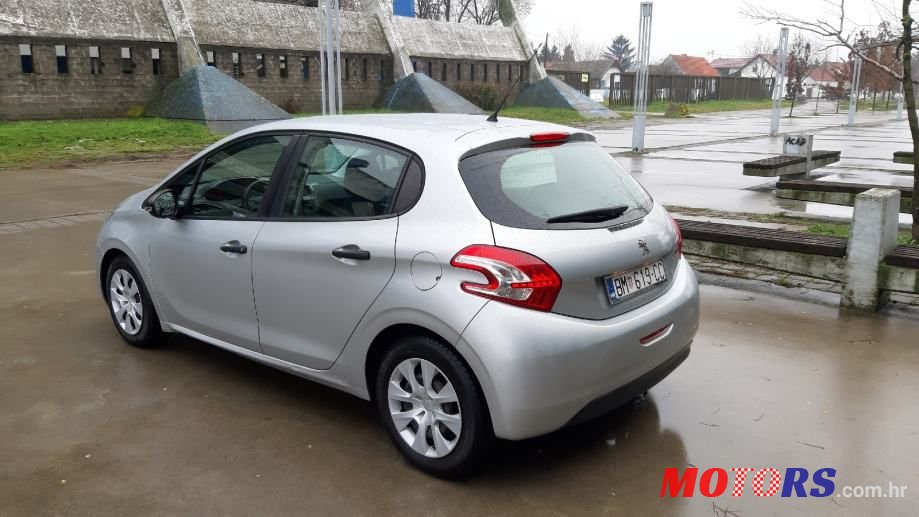 2014' Peugeot 208 1,4 Hdi photo #3