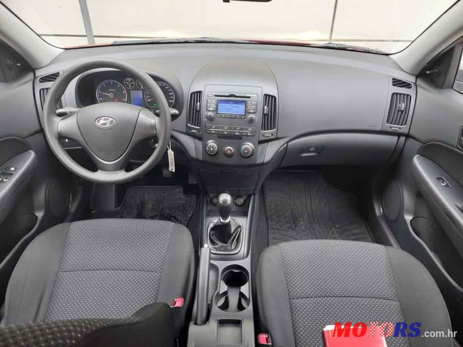 2011' Hyundai i30 1,6 Crdi photo #6
