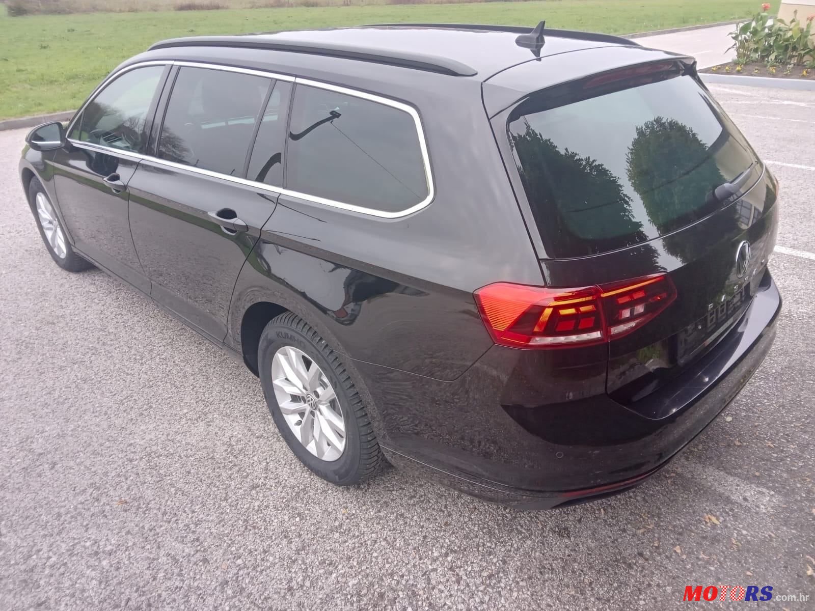 2019' Volkswagen Passat Variant photo #3