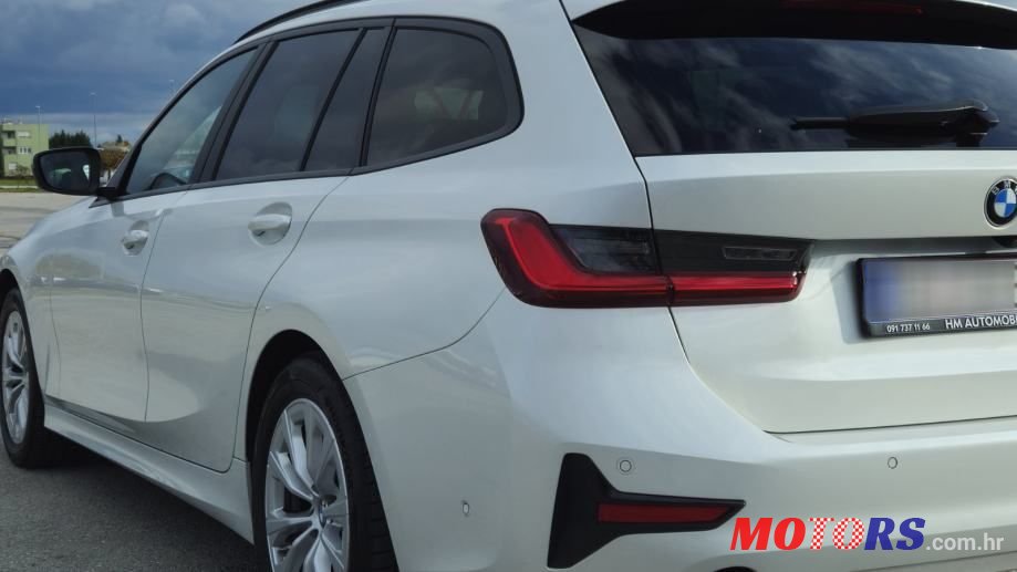 2021' BMW Serija 3 318D Touring photo #3