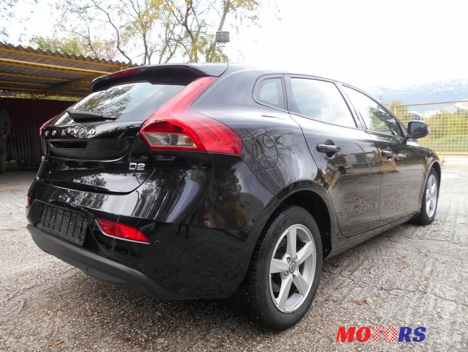 2015' Volvo V40 D2 Sport photo #1