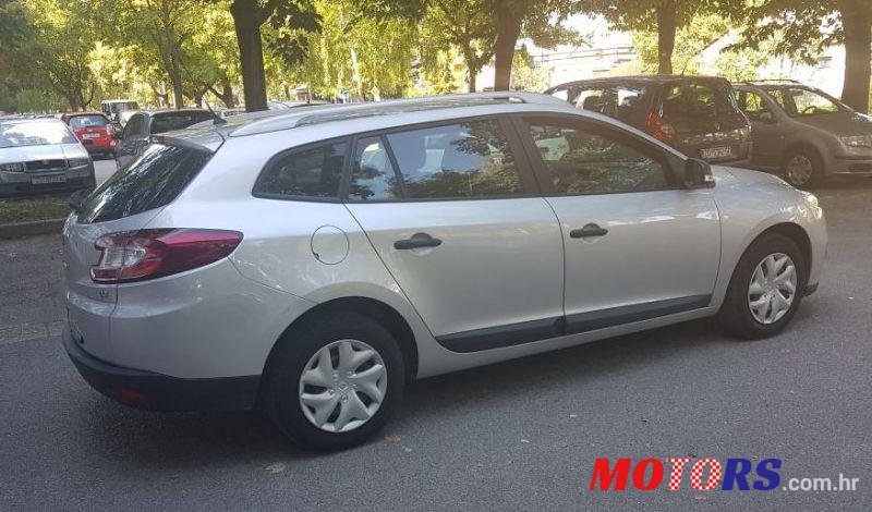 2013' Renault Megane Grandtour photo #1