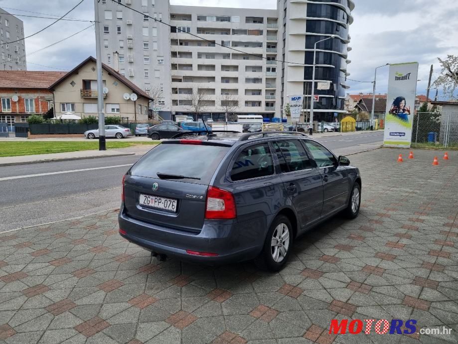 2012' Skoda Octavia Combi photo #4