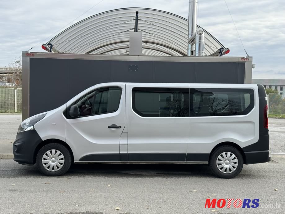 2017' Opel Vivaro photo #4