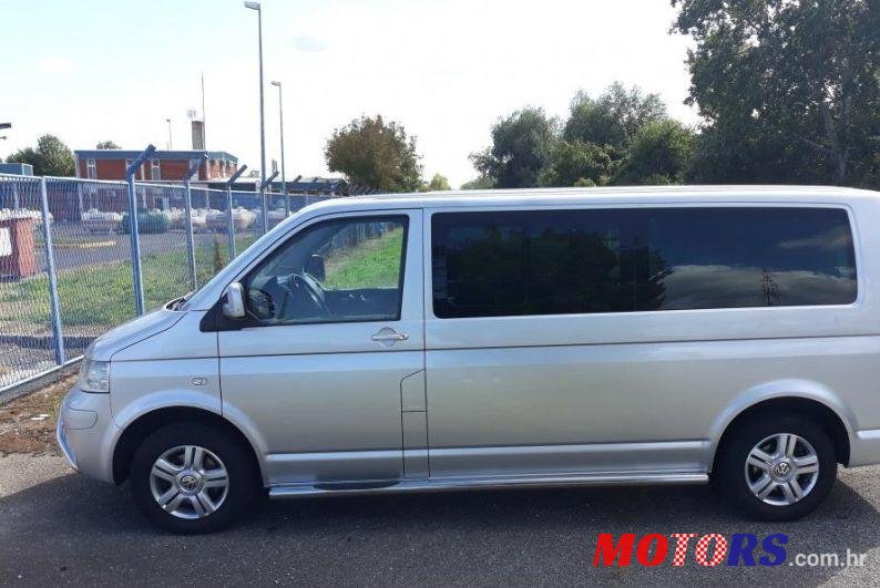 2006' Volkswagen Caravelle 2,5 Tdi Dmr photo #2