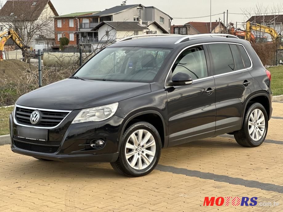 2010' Volkswagen Tiguan Sport photo #1