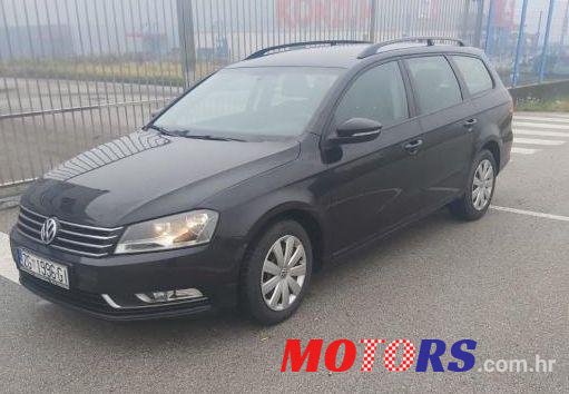 2011' Volkswagen Passat Variant photo #2