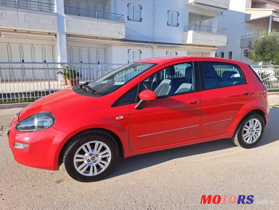 2012' Fiat Punto Evo photo #4