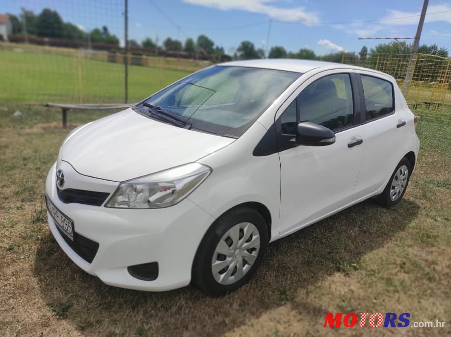 2014' Toyota Yaris photo #1