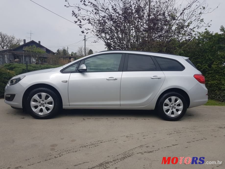 2015' Opel Astra Karavan photo #4