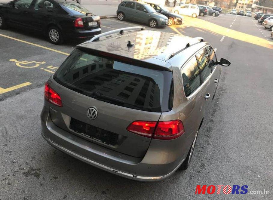 2013' Volkswagen Passat Variant photo #1