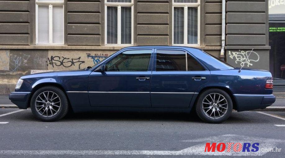 1991' Mercedes-Benz 124 250 D photo #3