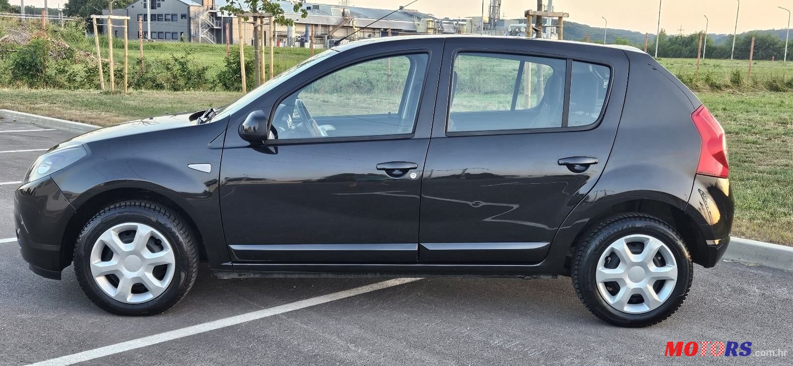 2011' Dacia Sandero 1,4 photo #3