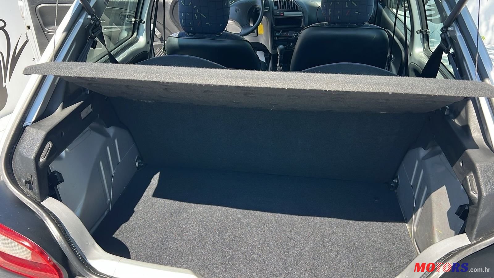 2001' Citroen Saxo 1,1 I Sx photo #3