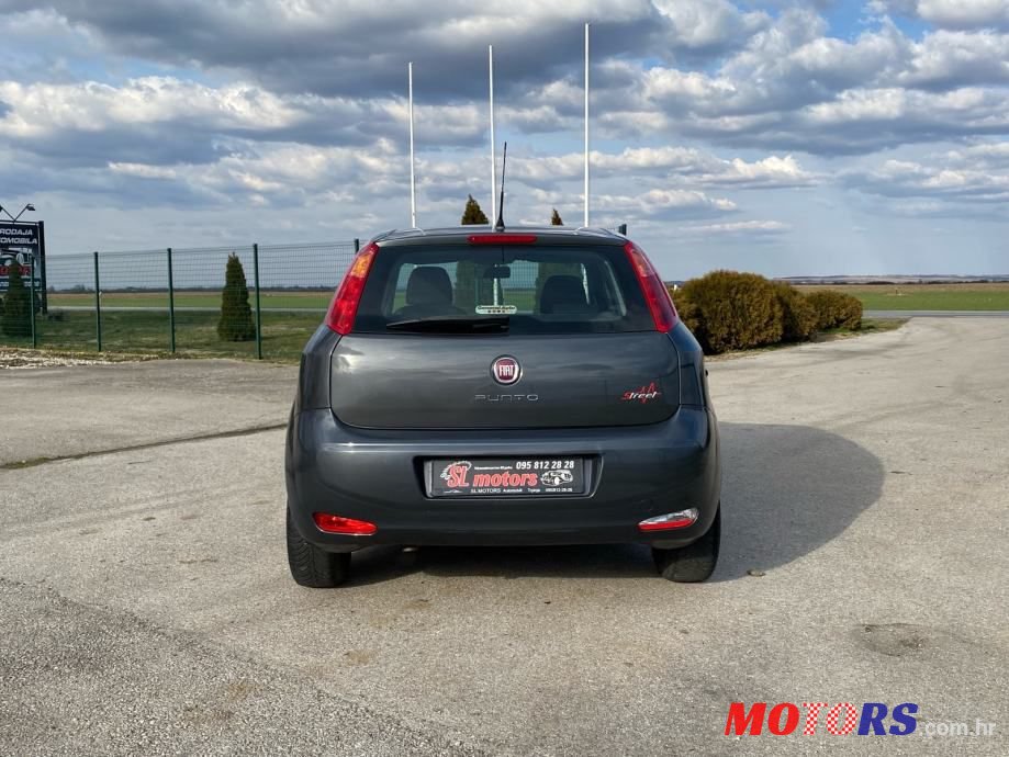2015' Fiat Punto photo #6