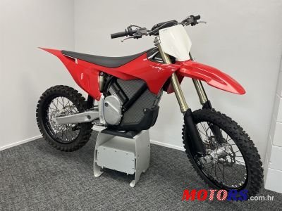2025' Spark photo #1