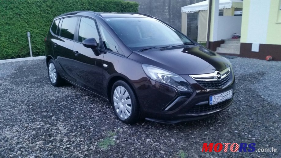 2012' Opel Zafira photo #1