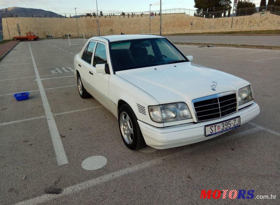 1994' Mercedes-Benz 124 E300D photo #1