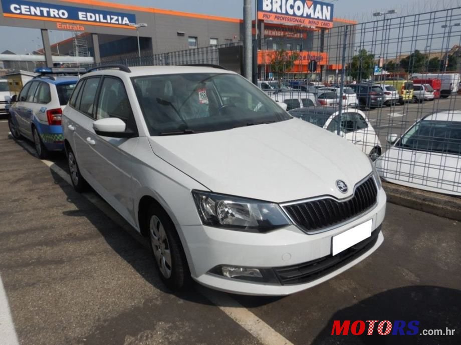 2017' Skoda Fabia Combi photo #4
