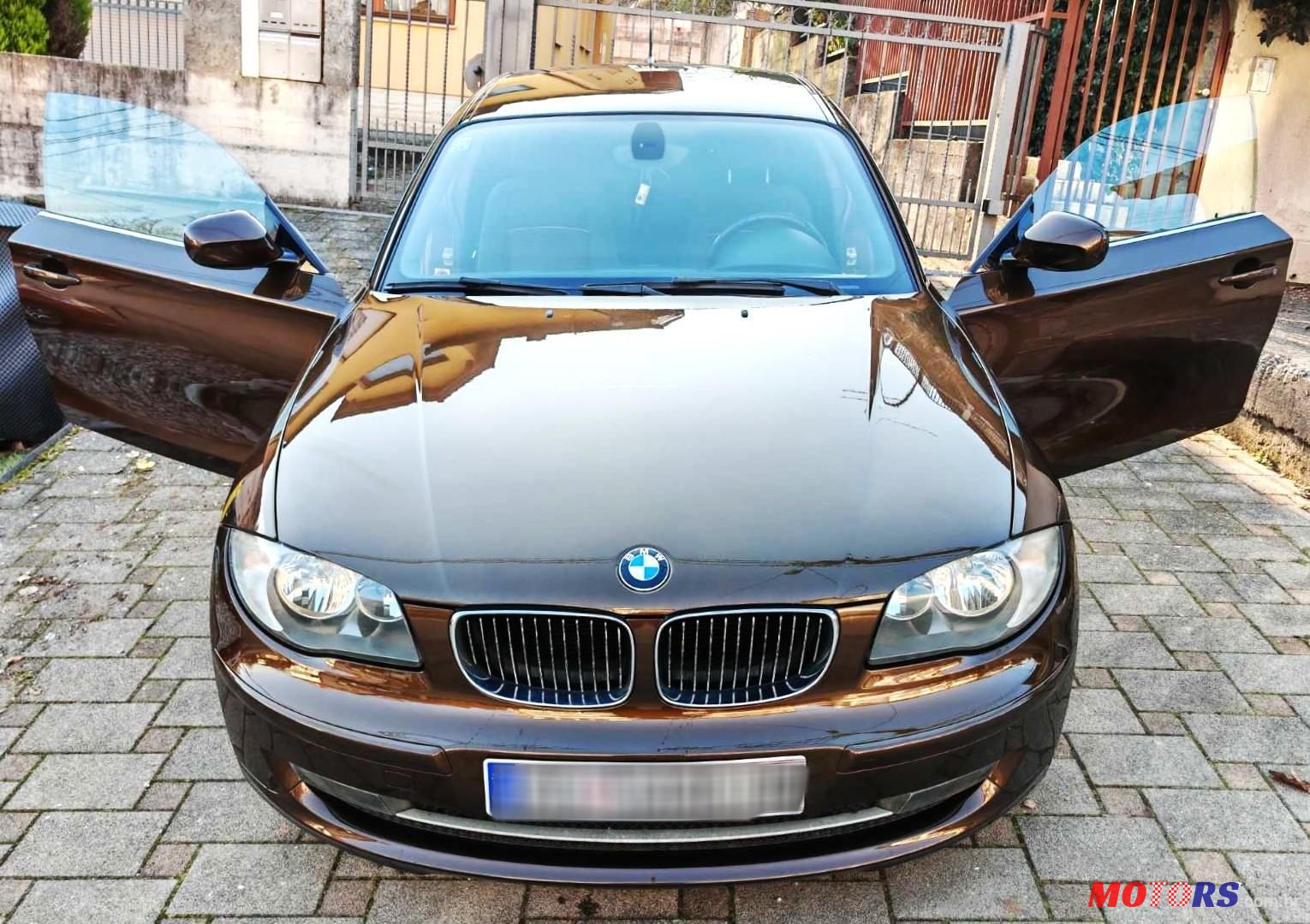 2010' BMW Serija 1 116D photo #4