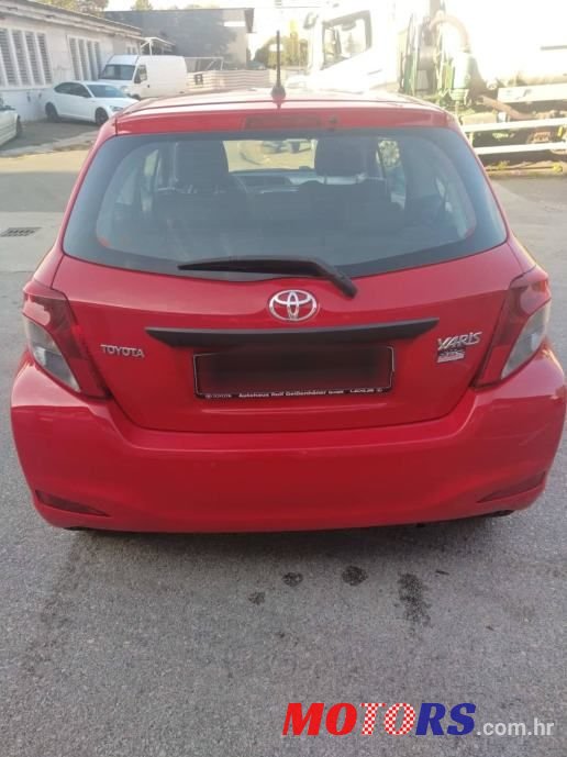 2012' Toyota Yaris 1,0 Vvt-I photo #3