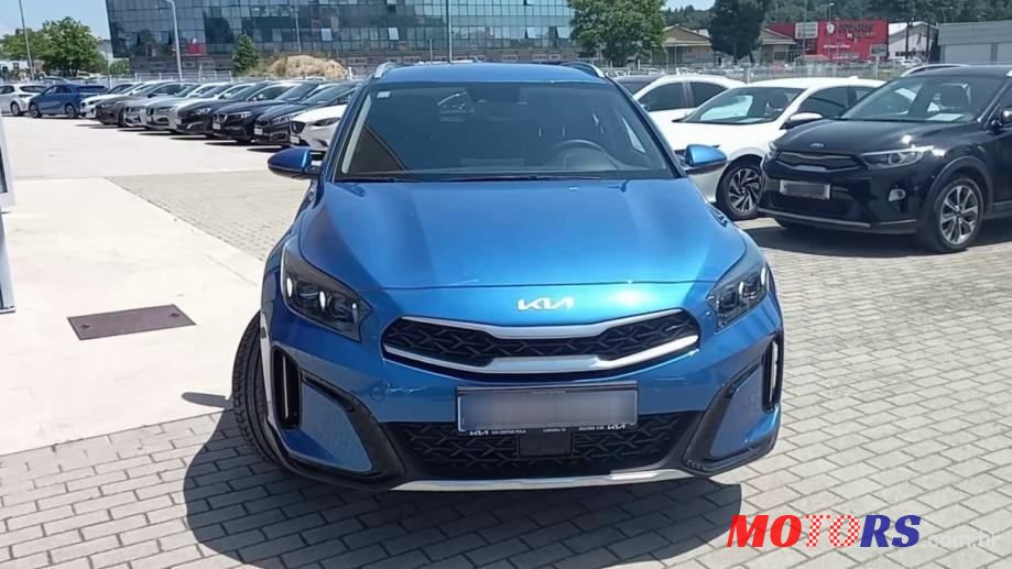 2023' Kia XCeed photo #3