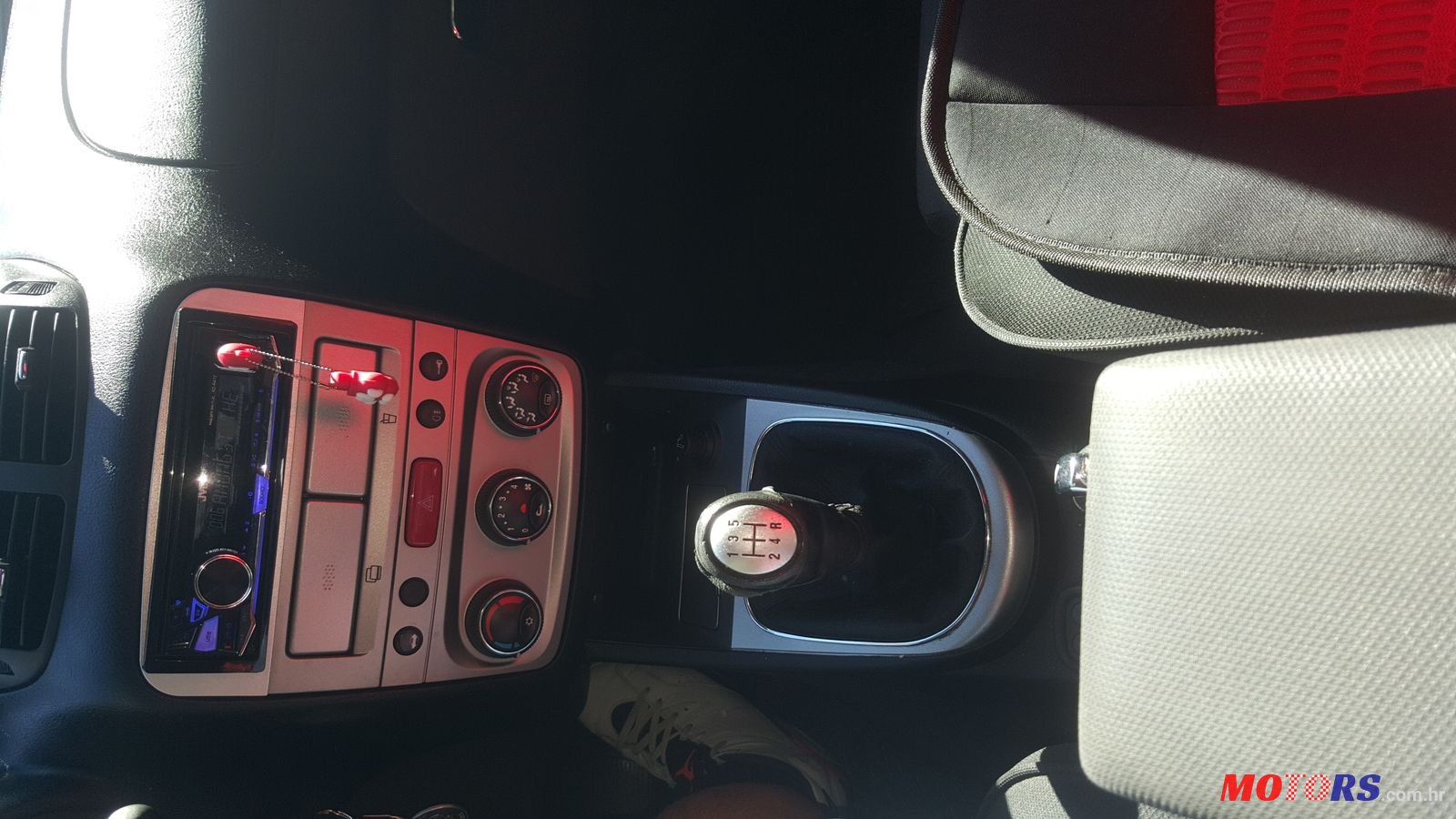 2007' Alfa Romeo 147 3 Door photo #2