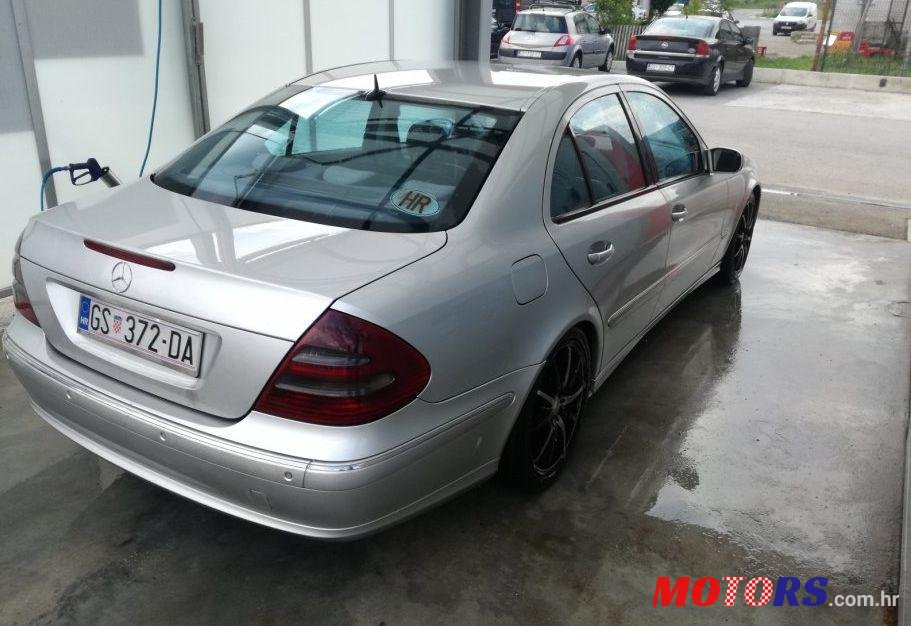 2002' Mercedes-Benz E-Klasa 270 Cdi photo #1