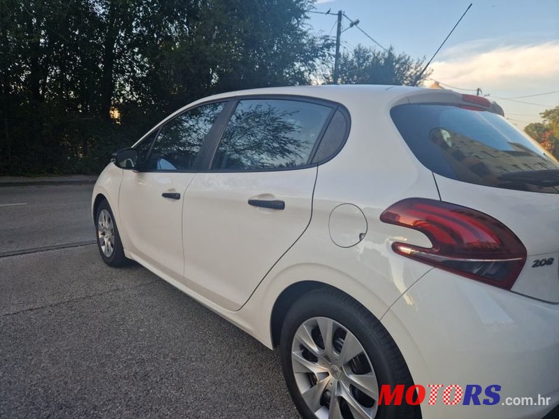 2017' Peugeot 208 1,2 Puretech photo #6