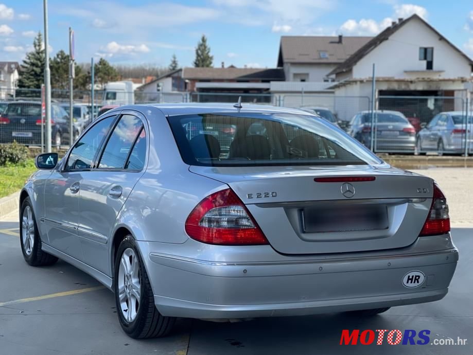 2006' Mercedes-Benz E-Klasa 220 Cdi photo #4
