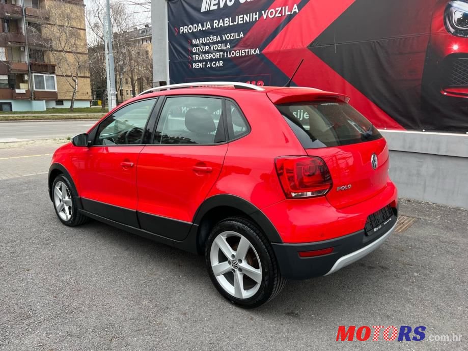 2013' Volkswagen Polo photo #4