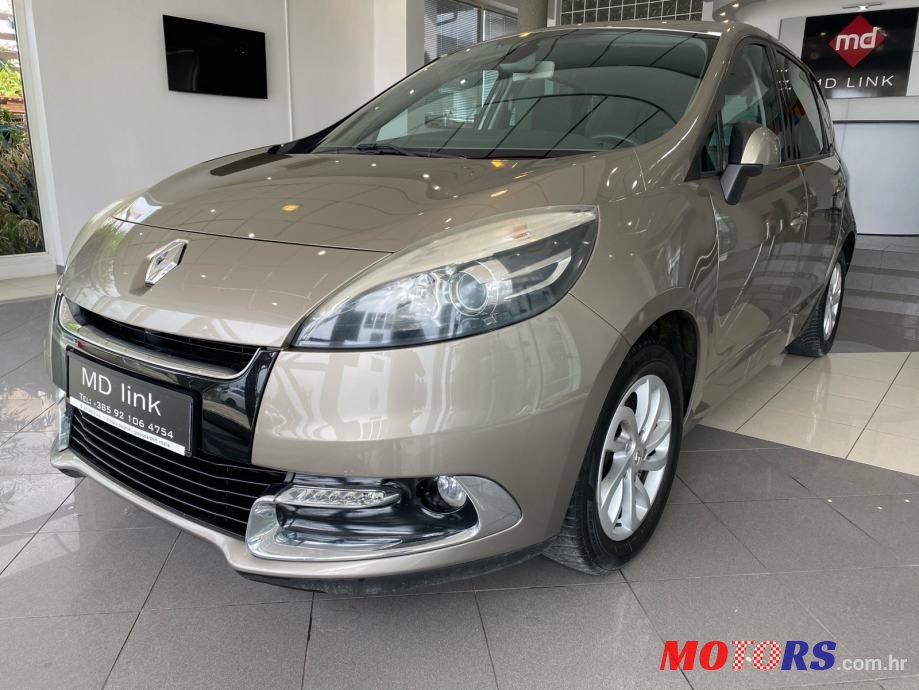 2012' Renault Scenic photo #5