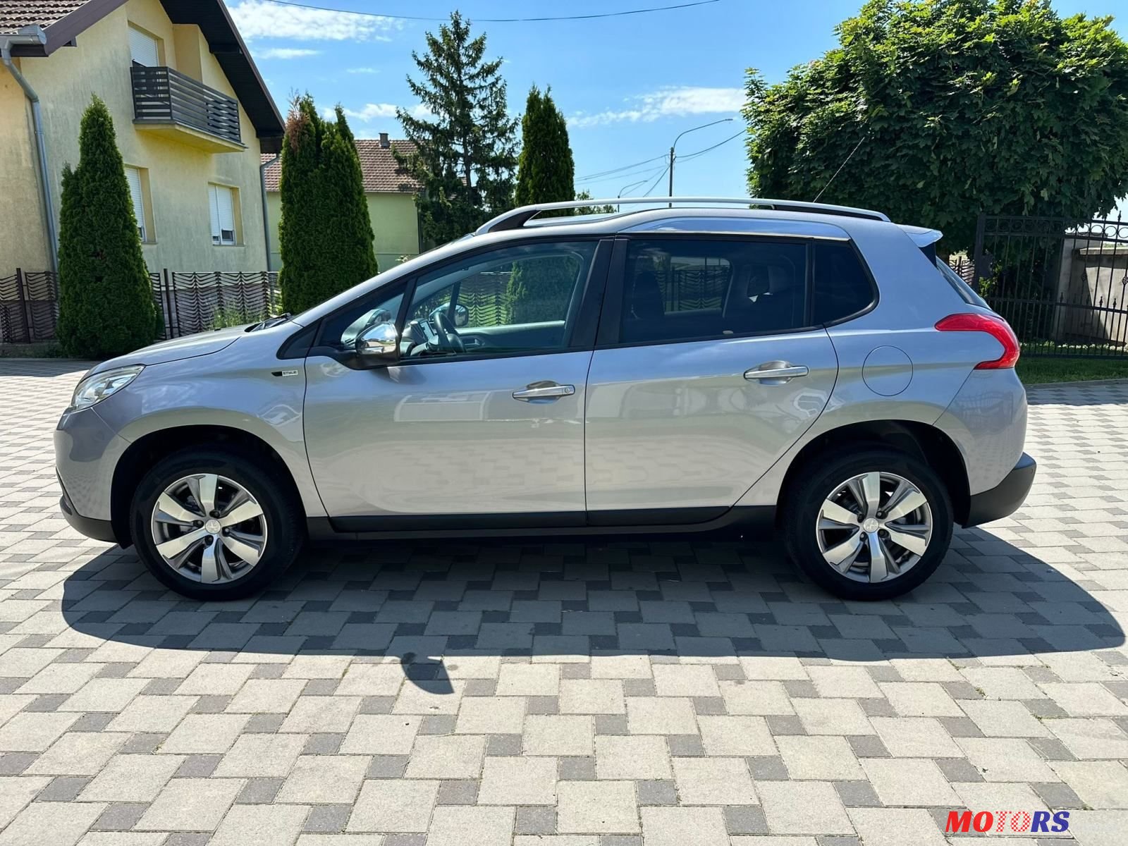 2015' Peugeot 2008 1,2 Vti photo #2
