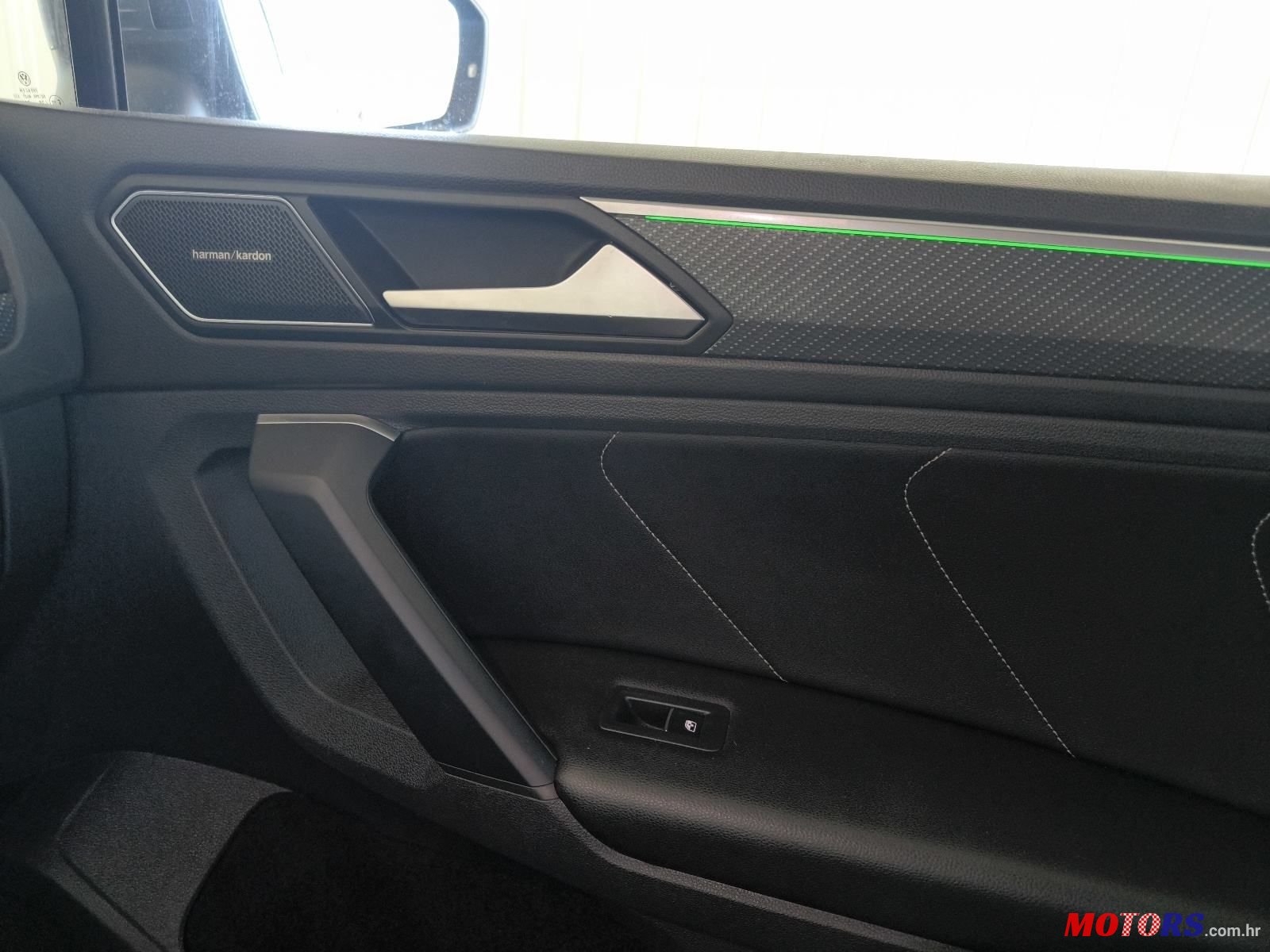 2022' Volkswagen Tiguan 2,0 photo #6