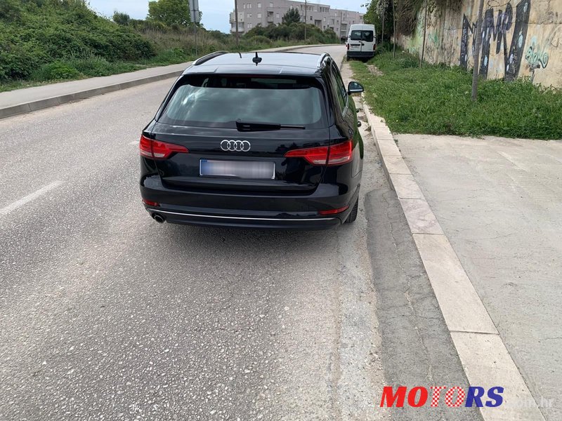 2017' Audi A4 Avant photo #1