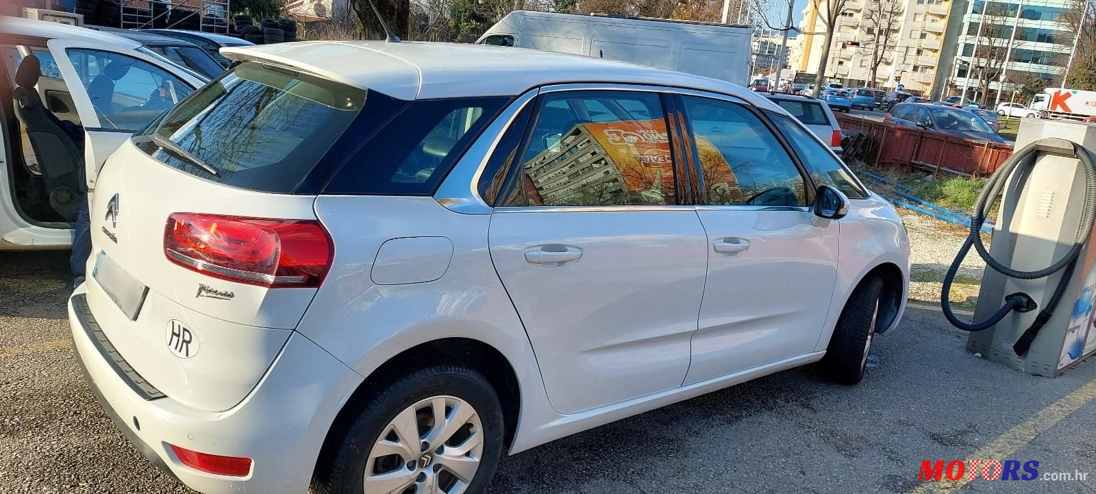 2017' Citroen C4 Picasso Bluehdi 120 photo #4