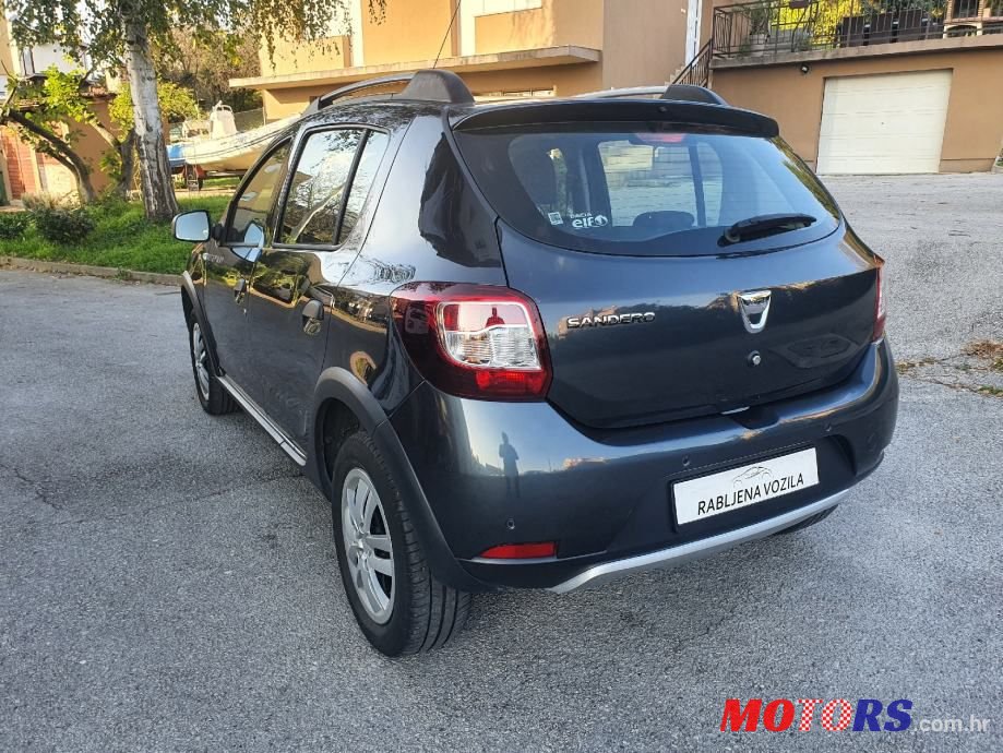 2016' Dacia Sandero photo #6