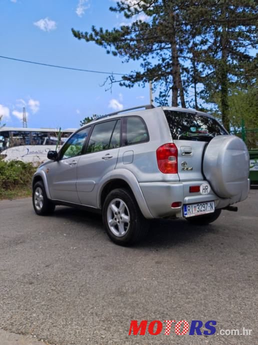 2002' Toyota RAV4 photo #3