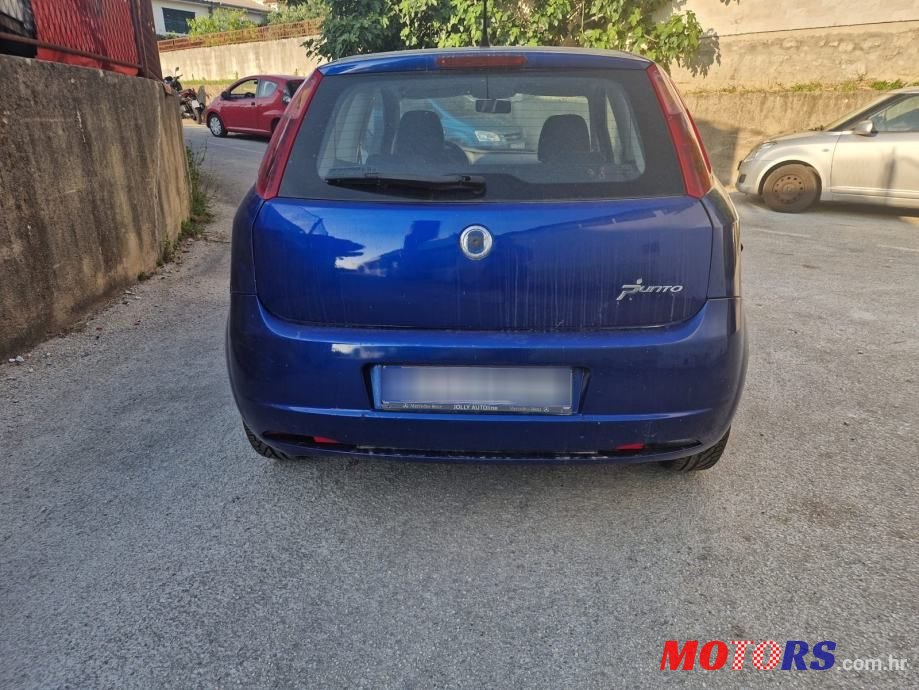 2009' Fiat Grande Punto photo #5