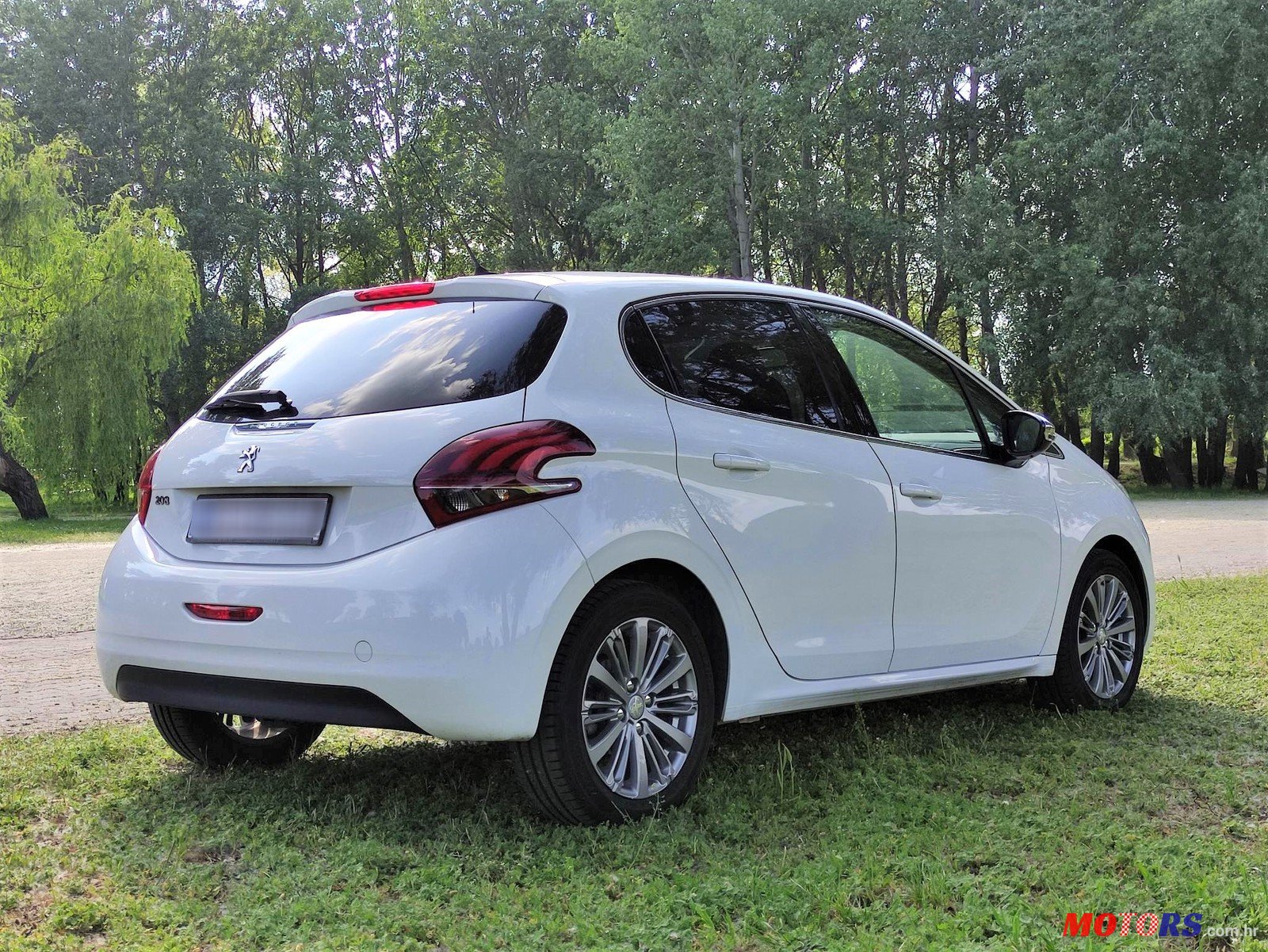 2015' Peugeot 208 Peugeot 208 Allure 1.2 -110 ks photo #3