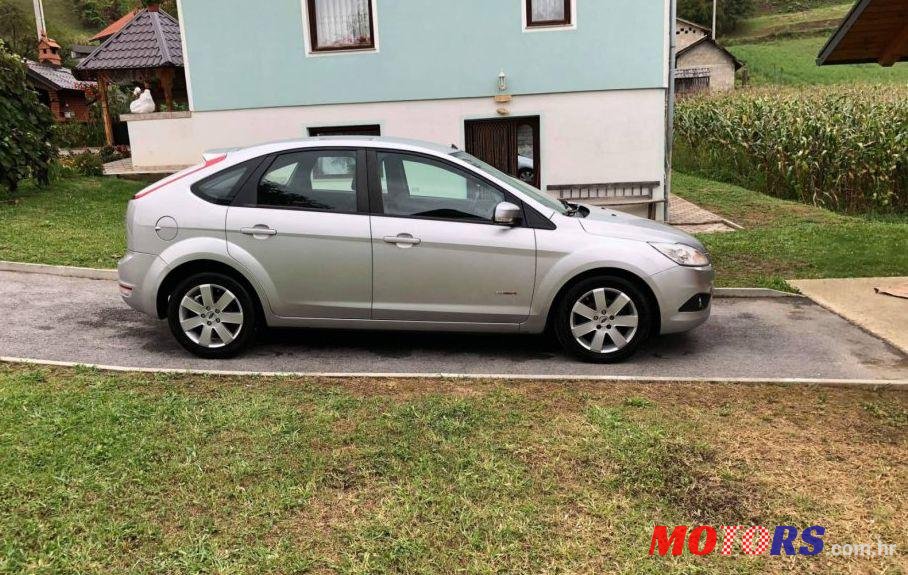 2011' Ford Focus 1,6 photo #1