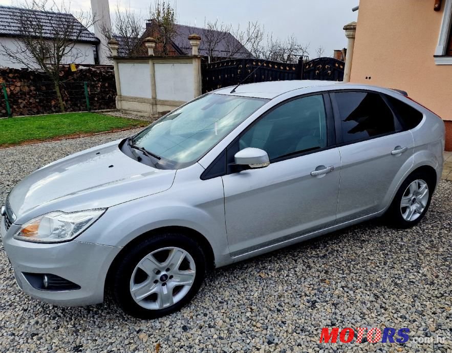 2010' Ford Focus 1,6 photo #1