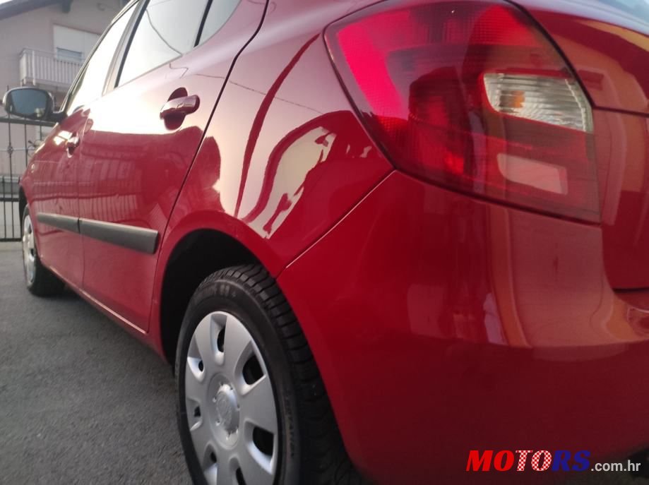 2010' Skoda Fabia 1,2 photo #6