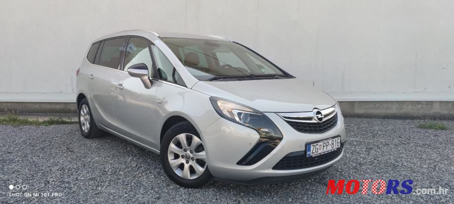 2016' Opel Zafira photo #3