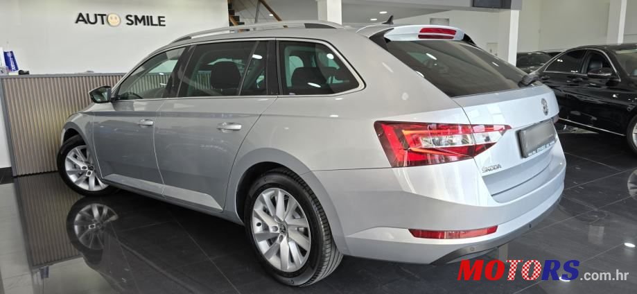 2019' Skoda Superb Combi photo #4