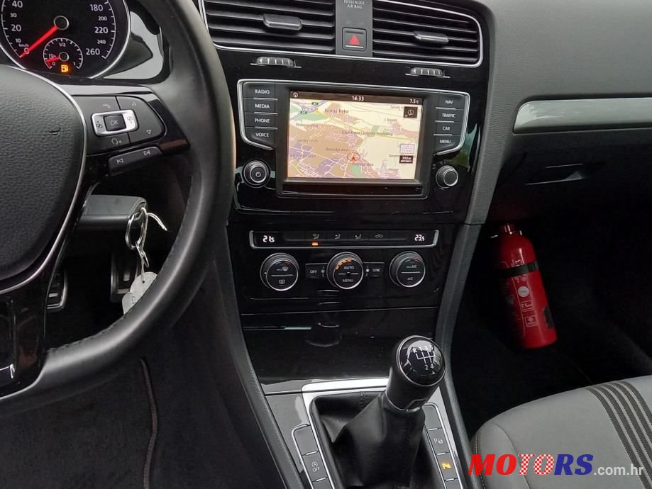 2013' Opel Astra Karavan photo #1